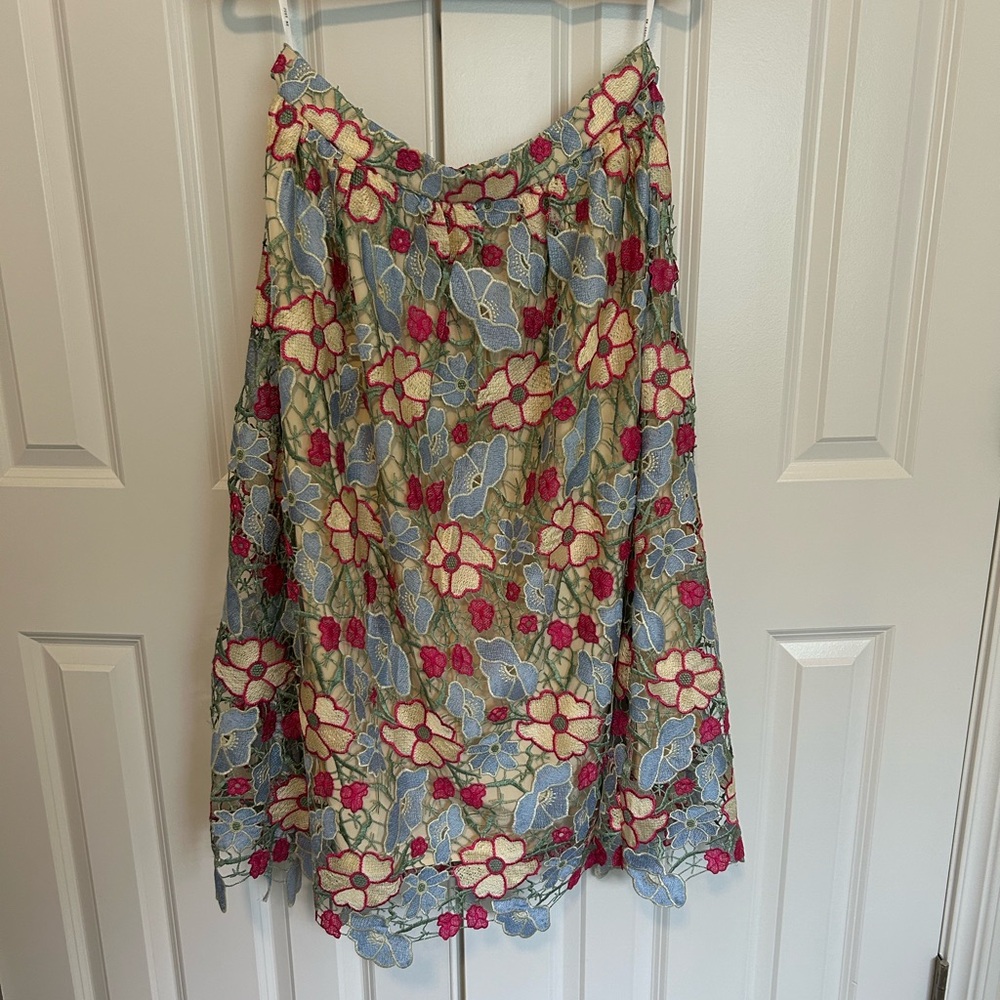 Floral lace midi-skirt